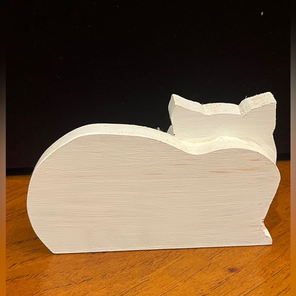 Vintage rustic handmade wooden White sitting Cat Decor. GUC! - Picture 5 of 7